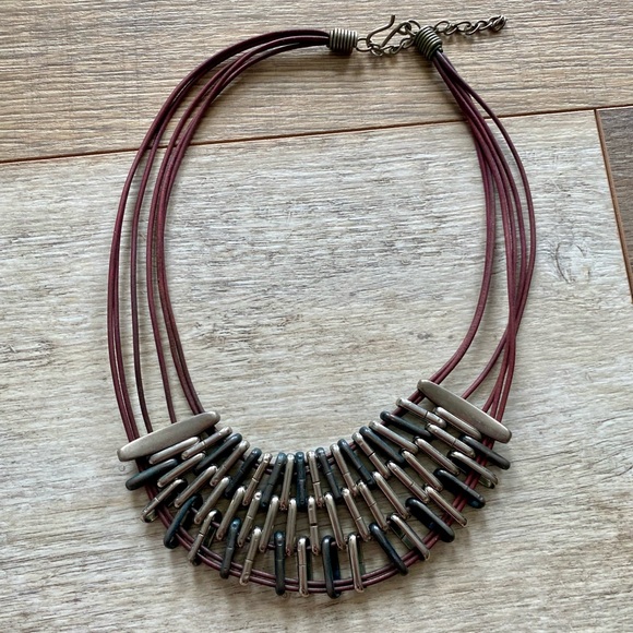VINTAGE MULTI STRAND LEATHER METAL BIB NECKLACE - Picture 5 of 7